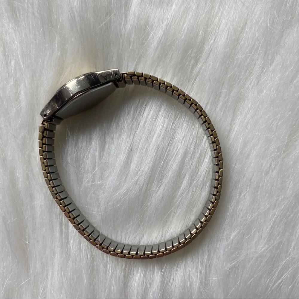 Seiko Quartz Vintage Stretch Wristwatch - Picture 6 of 8